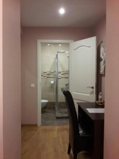 EU Guesthouse - image 3