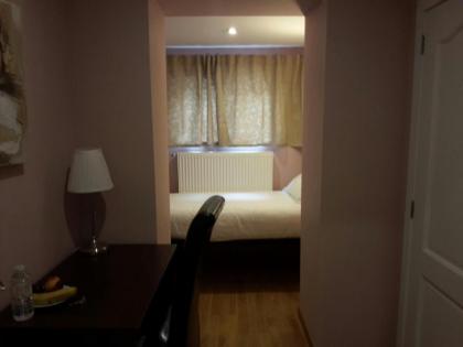 EU Guesthouse - image 4