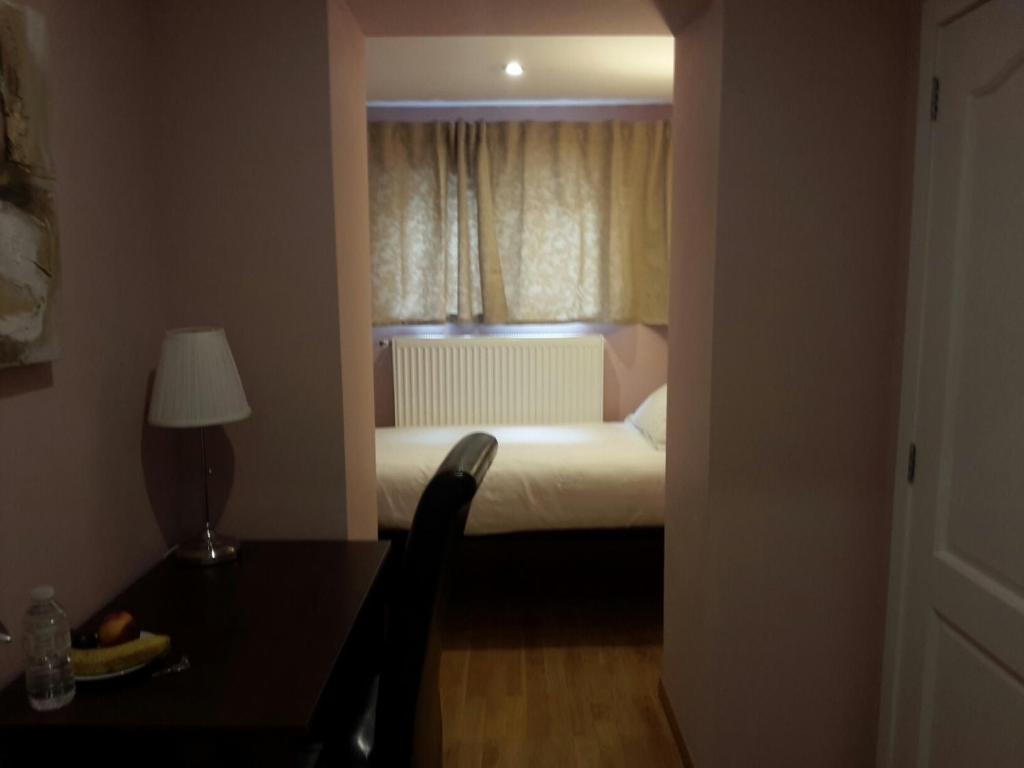 EU Guesthouse - image 4