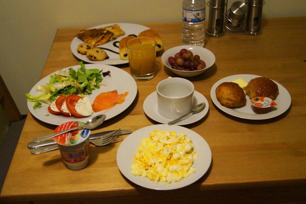 EU Guesthouse - image 6