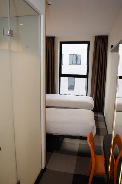 easyHotel Brussels City Centre - image 11