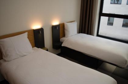 easyHotel Brussels City Centre - image 13