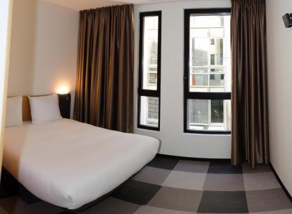 easyHotel Brussels City Centre - image 14