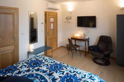 Barbara's Bed & Breakfast - image 12