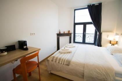 Charming Apartments near Avenue Louise - image 11