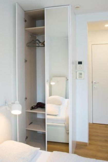 Charming Apartments near Avenue Louise - image 13