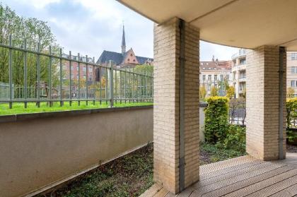 Brussels EU Parliament Terrace Residence - image 3
