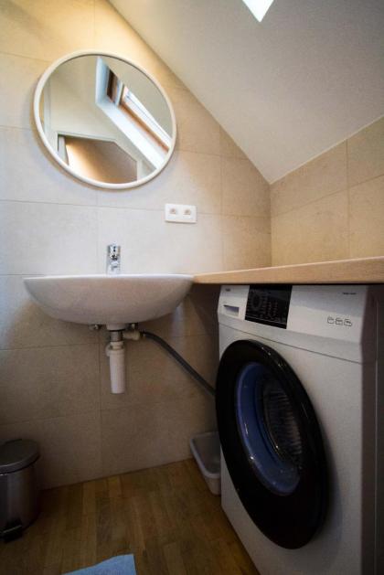 Unit 8 - Charming Loft Apt. near Avenue Louise - image 8