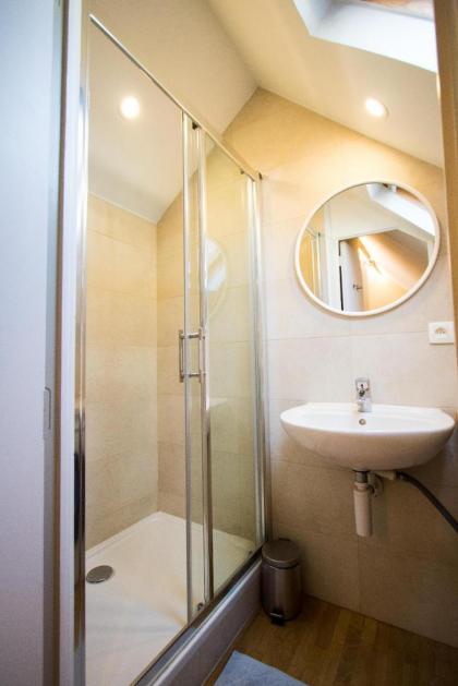Unit 8 - Charming Loft Apt. near Avenue Louise - image 9