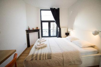Unit 9 - Vibrant Room near Avenue Louise Best Location - image 12
